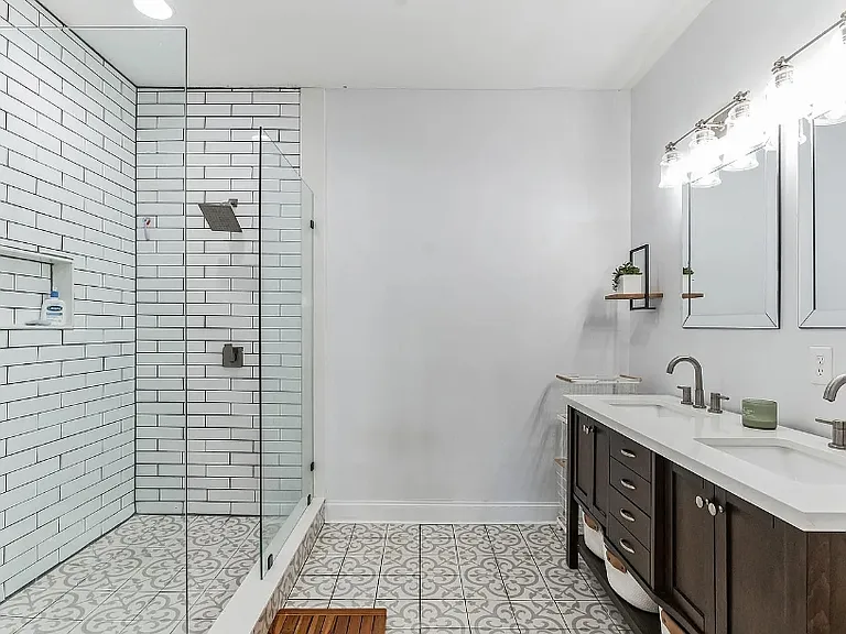 1324 W Chester Park #115 — Photo 4