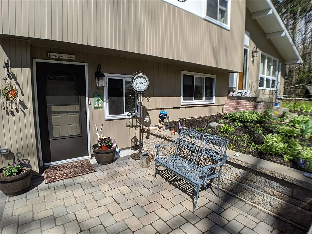 1 bed, 1.0 bath, 750 sqft, $2,195 — Photo 1
