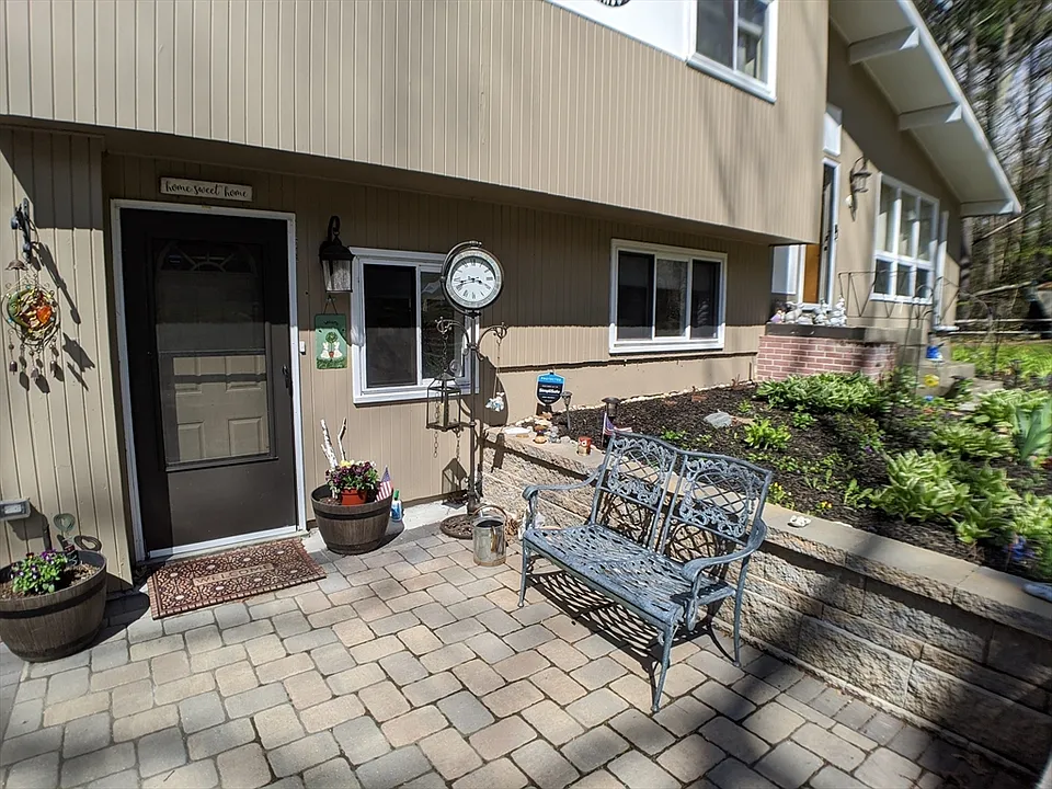 40 Barton Dr #40
