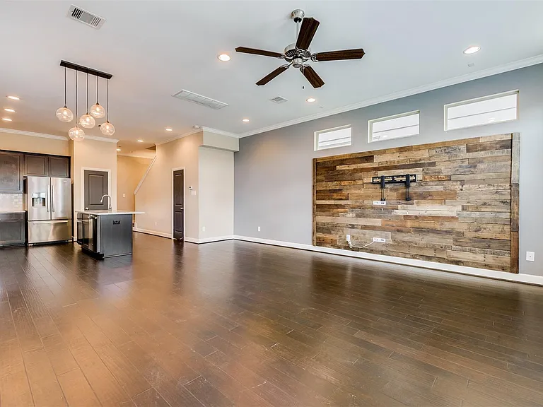 5807 Larkin St — Photo 11