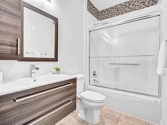 5th image of 1210 Washington Ave #411