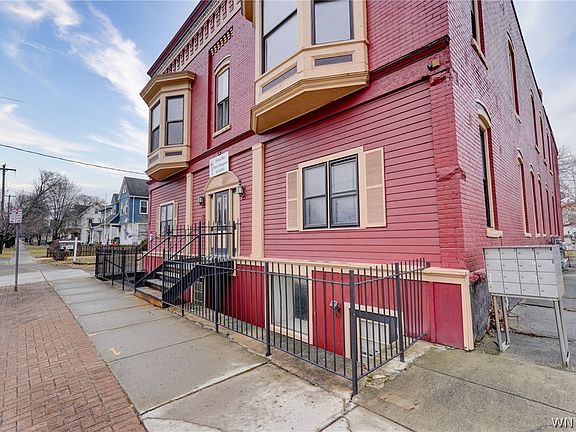 3rd image of 117 Main St