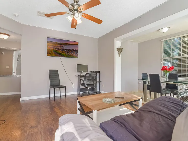 1226 Dewey Ave — Photo 8