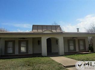 7624 Carriage Ln, Fort Worth, TX 76112