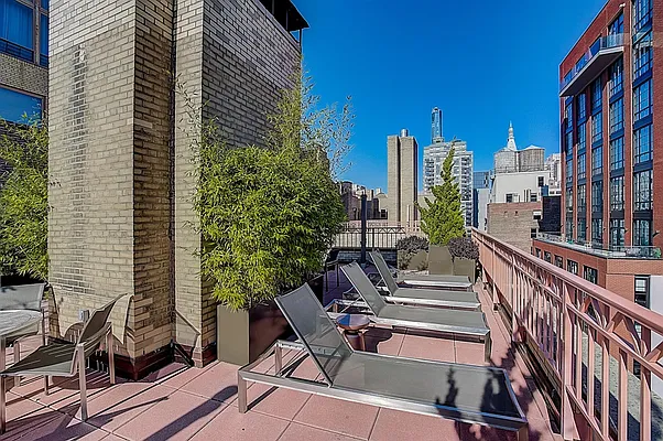 Sold by Redfin Real Estate | media 18