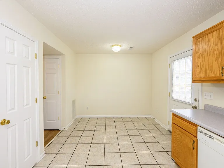 1112 Northridge Dr #B — Photo 9