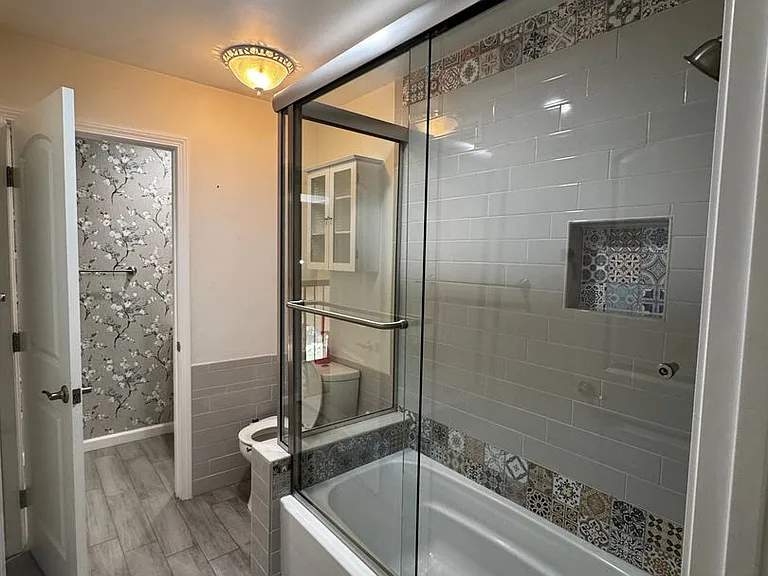 1580 Valecroft Ave — Photo 16