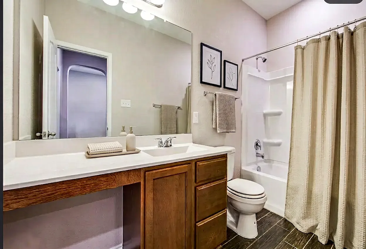 3 bed, 1778 sqft, $2,200 — Photo 3
