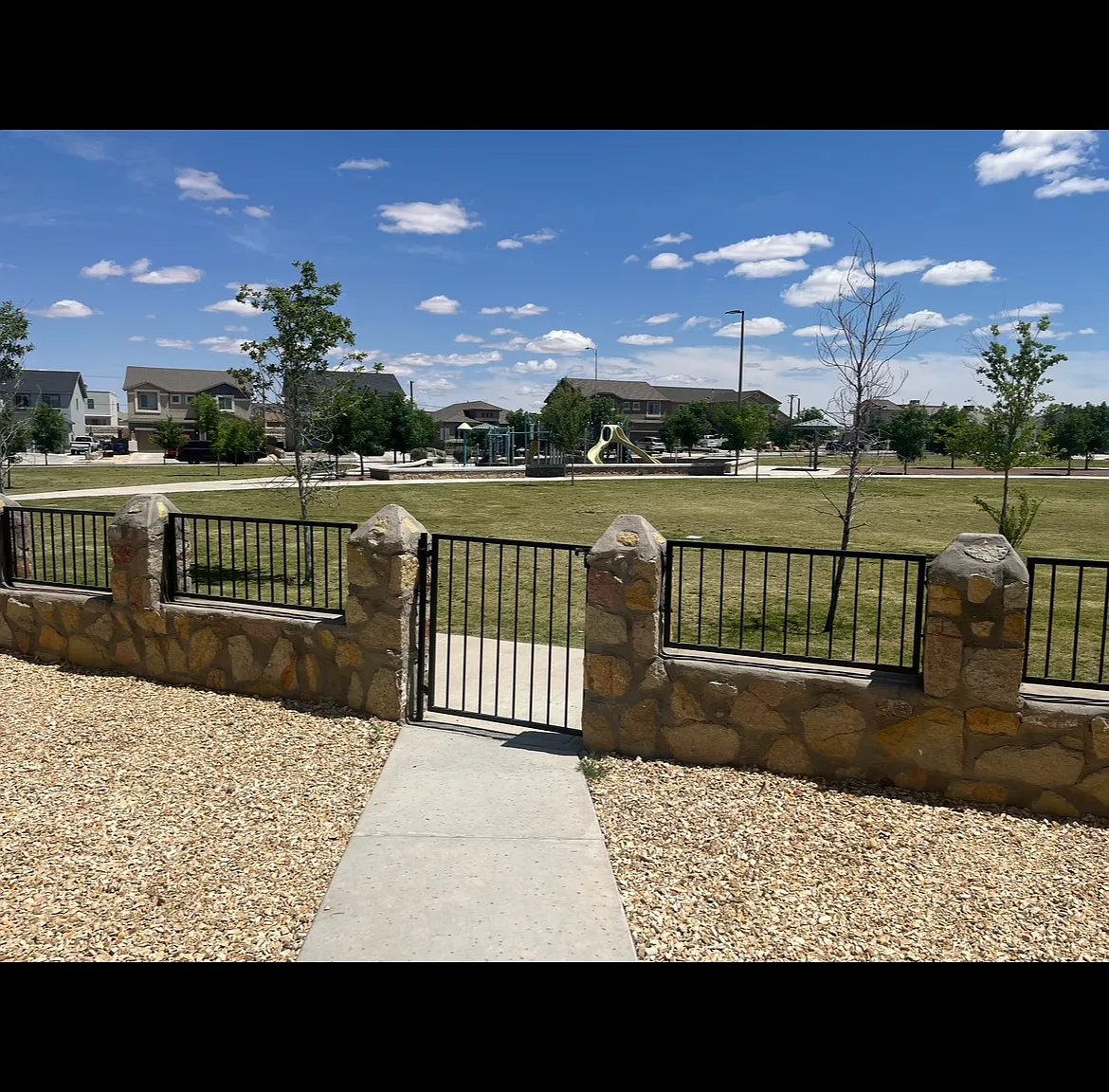 3 bed, 1080 sqft, $1,710 — Photo 2