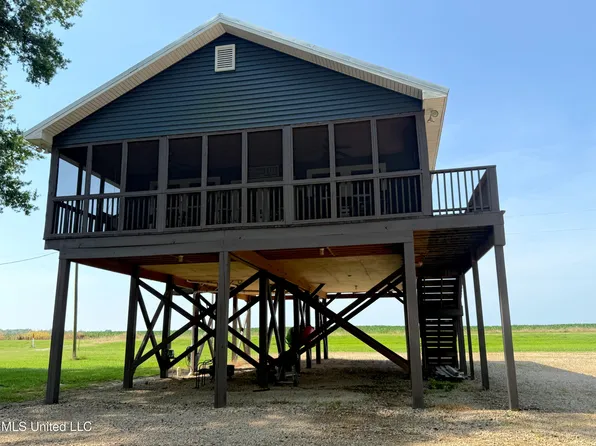 2997 Deerfield Rd, Yazoo City, MS 39194