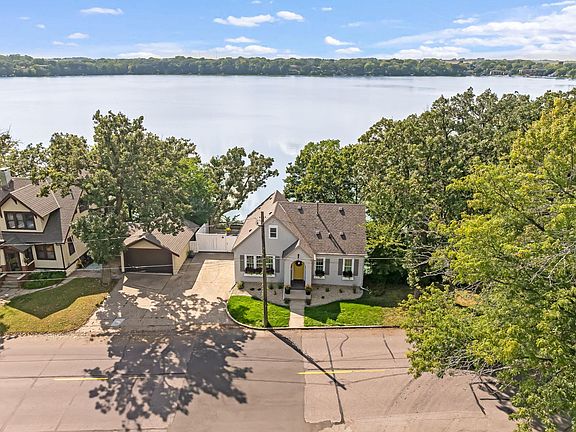 4th image of 966 Albion Ave