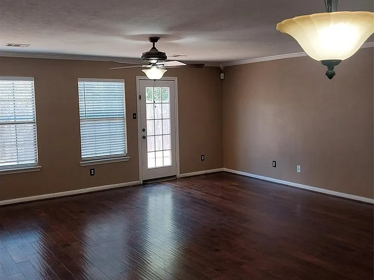 7914 Tilbury Woods Ln — Photo 3