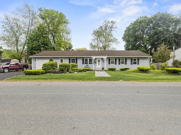 35 Pierce St, Brockton, MA 02302