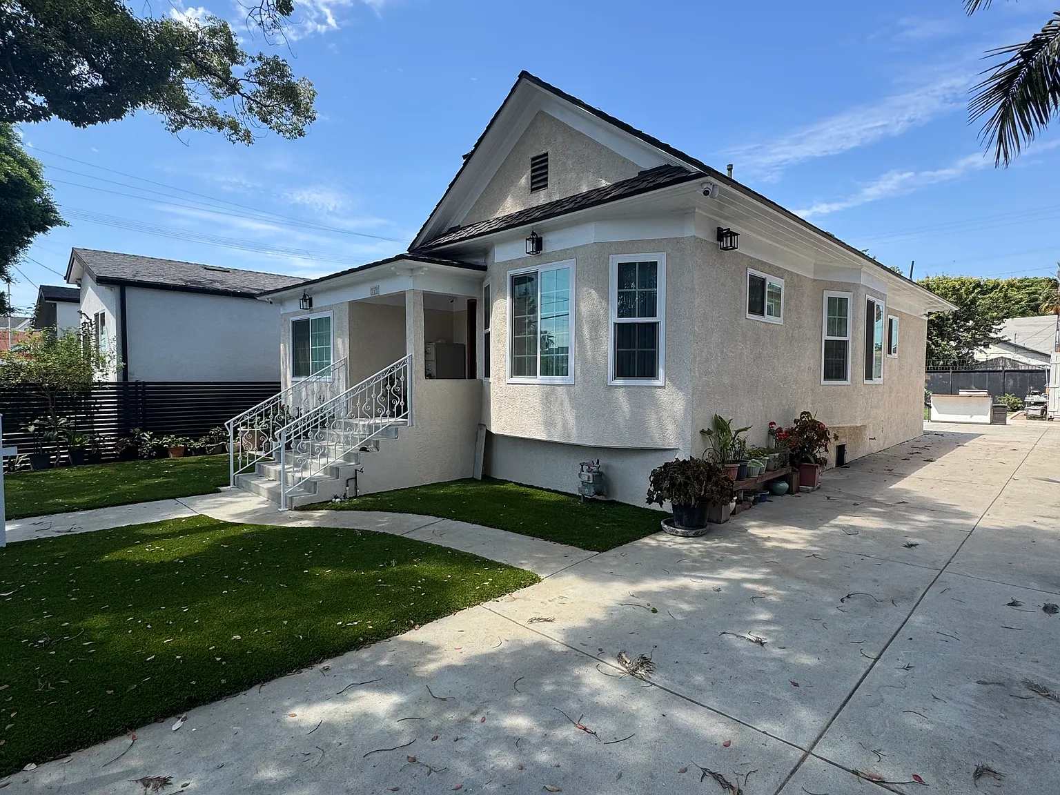 3 bed, 1215 sqft, $3,900 — Photo 2