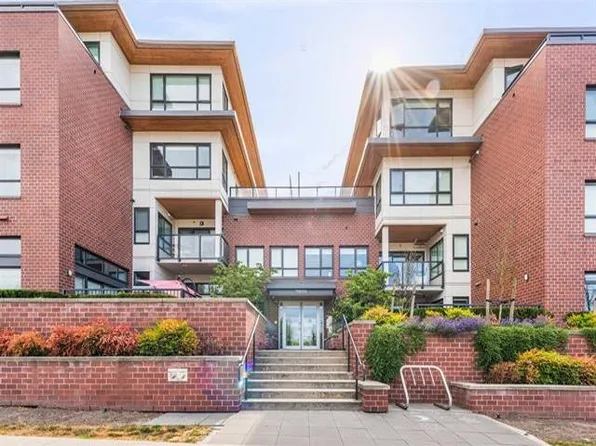 7828 Granville St #304, Vancouver, BC V6P 4Z2