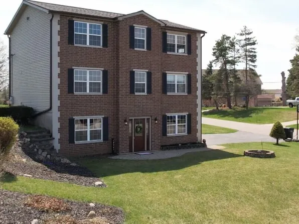14361 Limerick Ln, Cement City, MI 49233