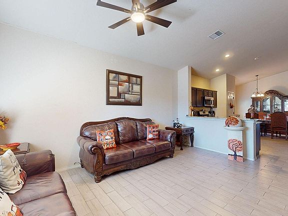 3rd image of 14753 Oldenberg Ct