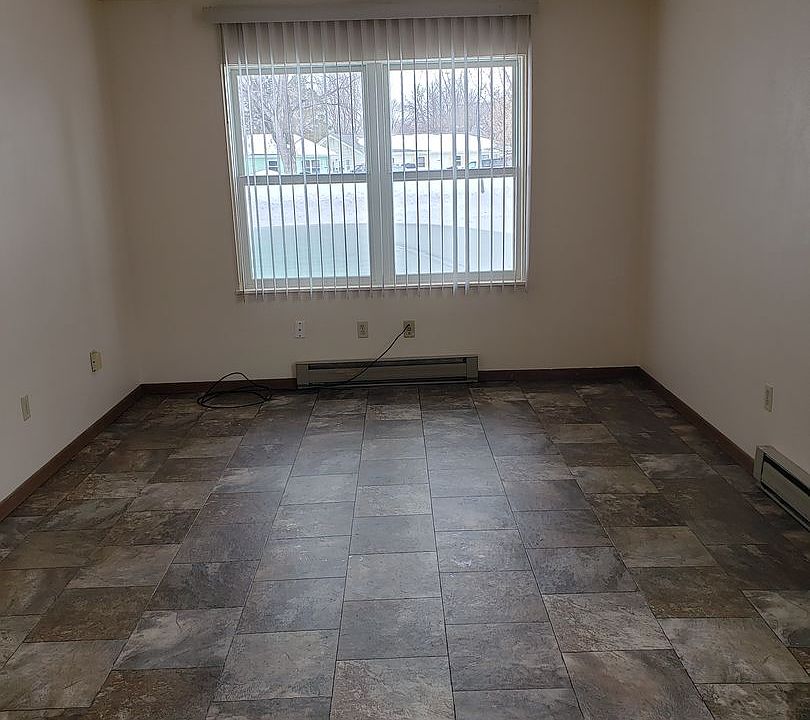 1st image of 1401 Gardenette Dr #1