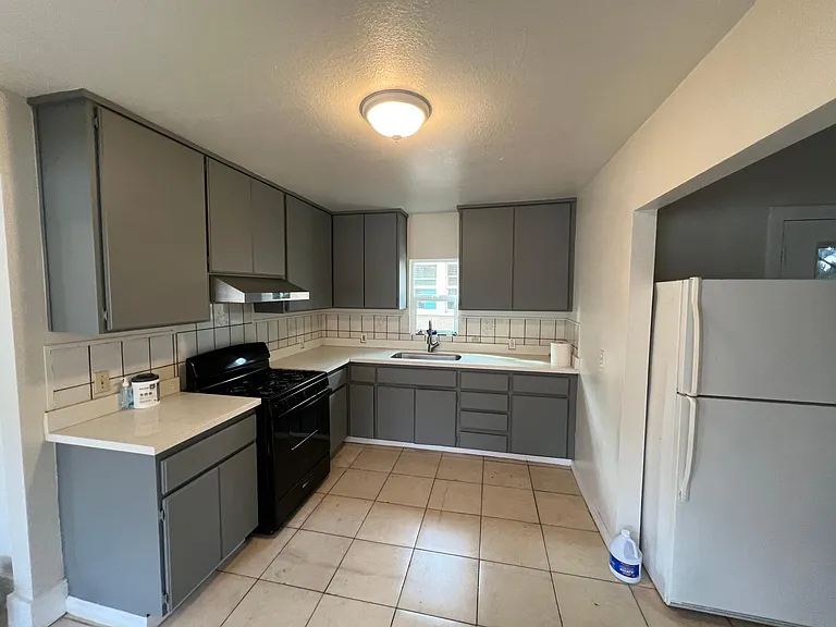2363 Church St — Photo 3
