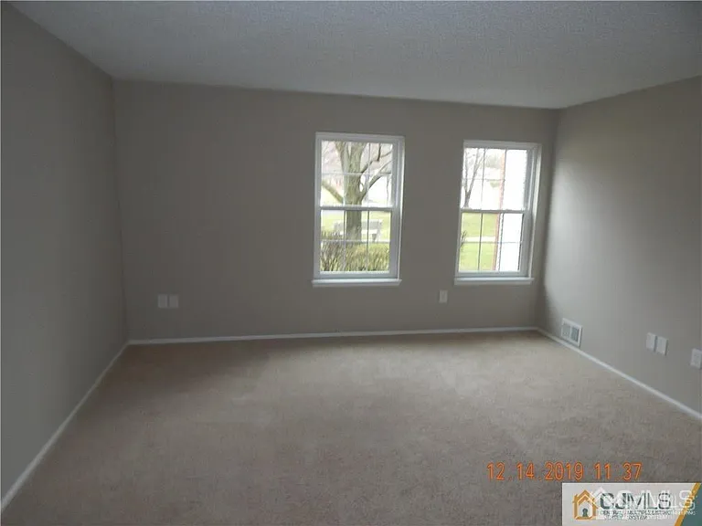 255 Wycoff Way W — Photo 10