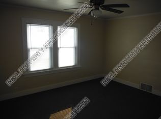 627 S Main St, Crown Point, IN 46307