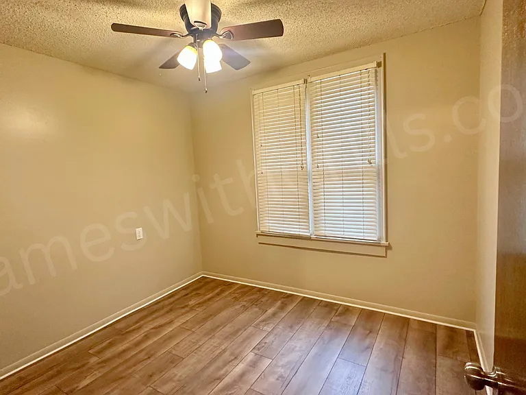 735 S Laura Ave — Photo 13
