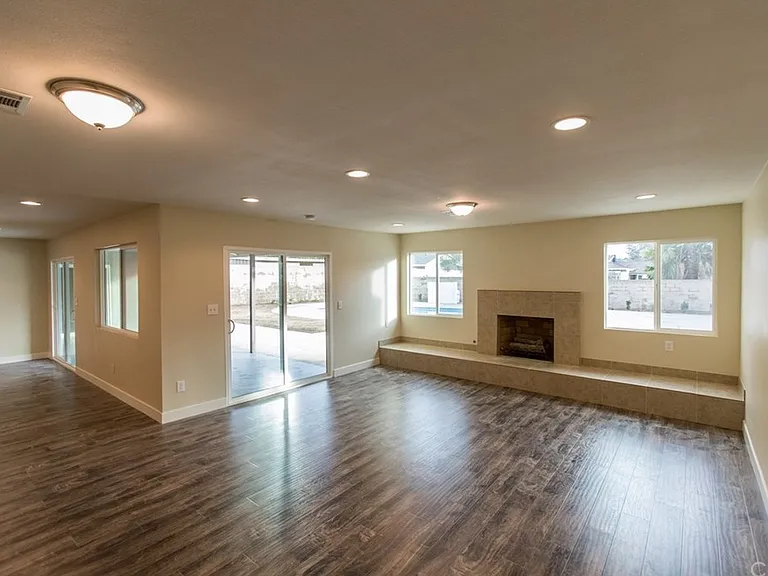 152 E Shady Grove Dr — Photo 9