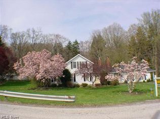 37225 Pleasant Valley Rd, Willoughby, OH 44094