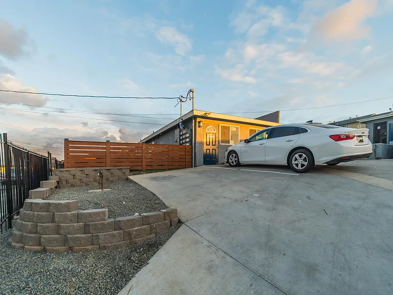 5171 Naranja St — Photo 11