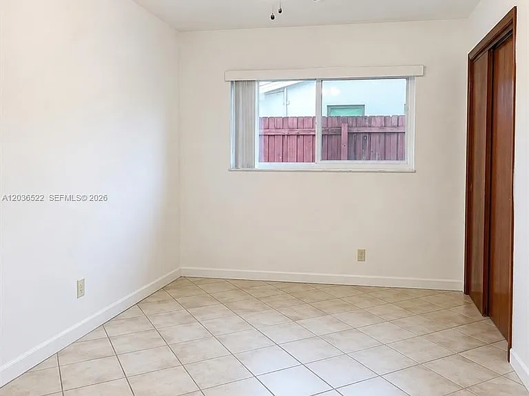 1005 SW 30th St #1007 — Photo 6