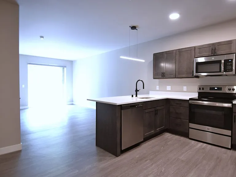 Beaverbrook Apartments — Photo 18