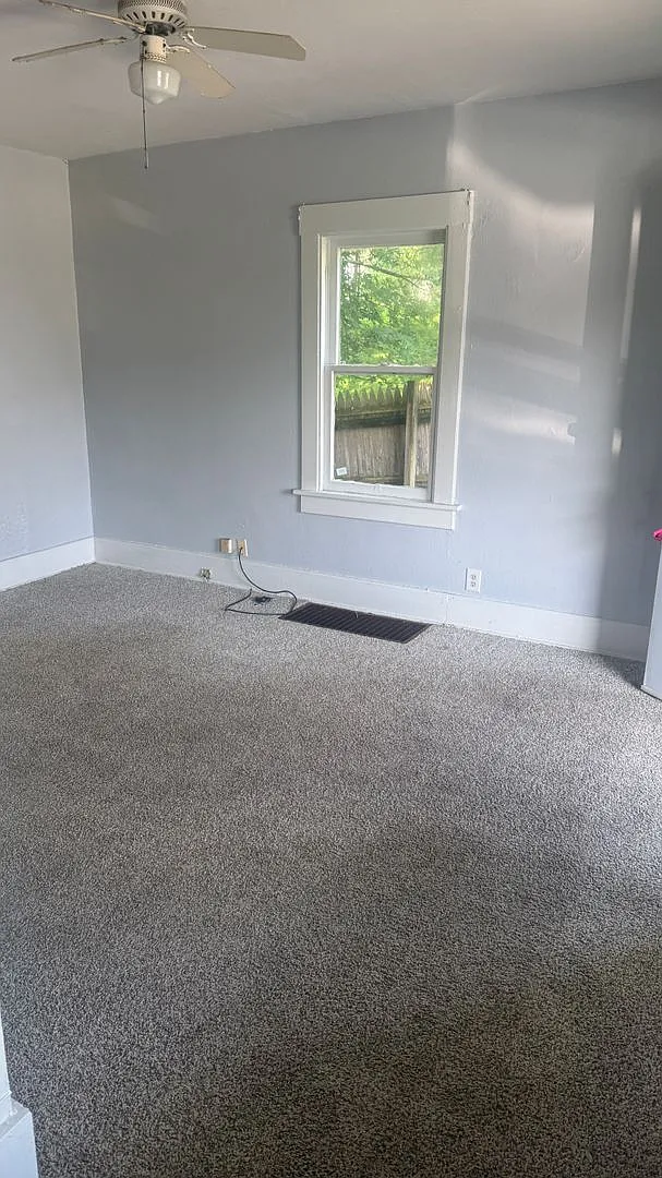 343 Russell St — Photo 2