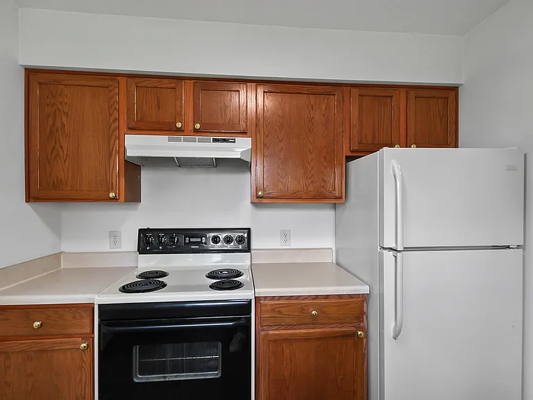 1405 Wilshire Cir — Photo 9