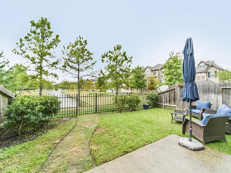 1517 Miles Oaks Pl — Photo 37