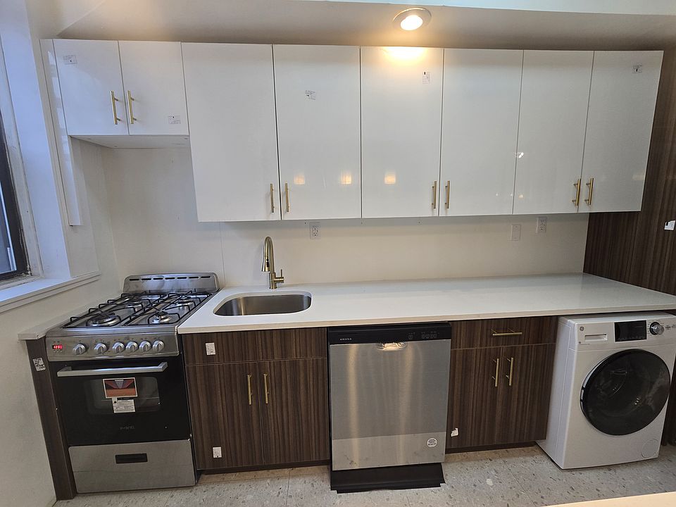 1st image of 627 Willoughby Ave #6