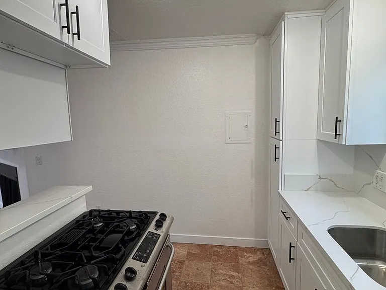 10635 Sherman Grove Ave — Photo 14