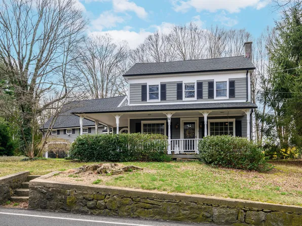 31 Dodgingtown Road, Newtown, CT 06470