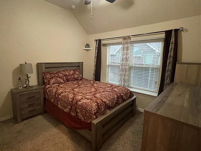 329 Prairie Ridge Ln — Photo 9