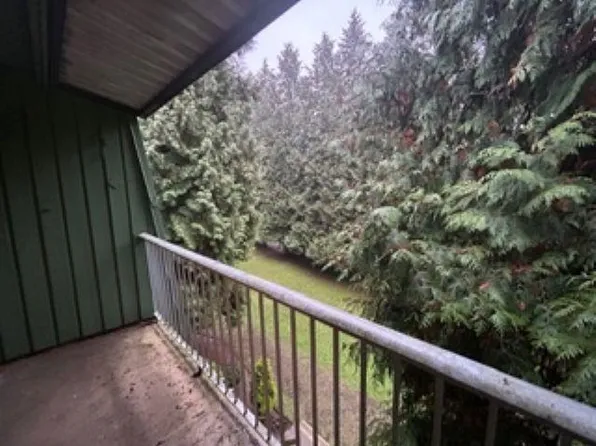 3901 Carrigan Ct #313, Burnaby, BC V3N 4K1