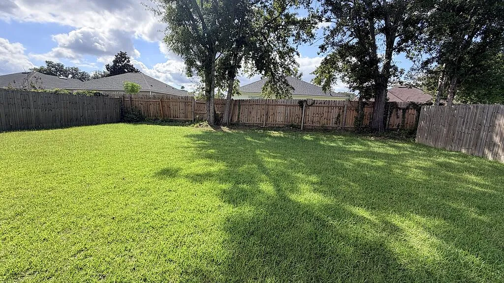4 bed, 2.0 bath, 1892 sqft, $1,850 — Photo 3