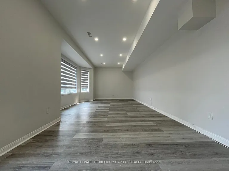343 Edgehill Dr #UPPER — Photo 22
