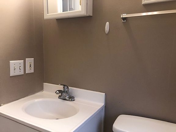 4th image of 56 Meigs St APT 3