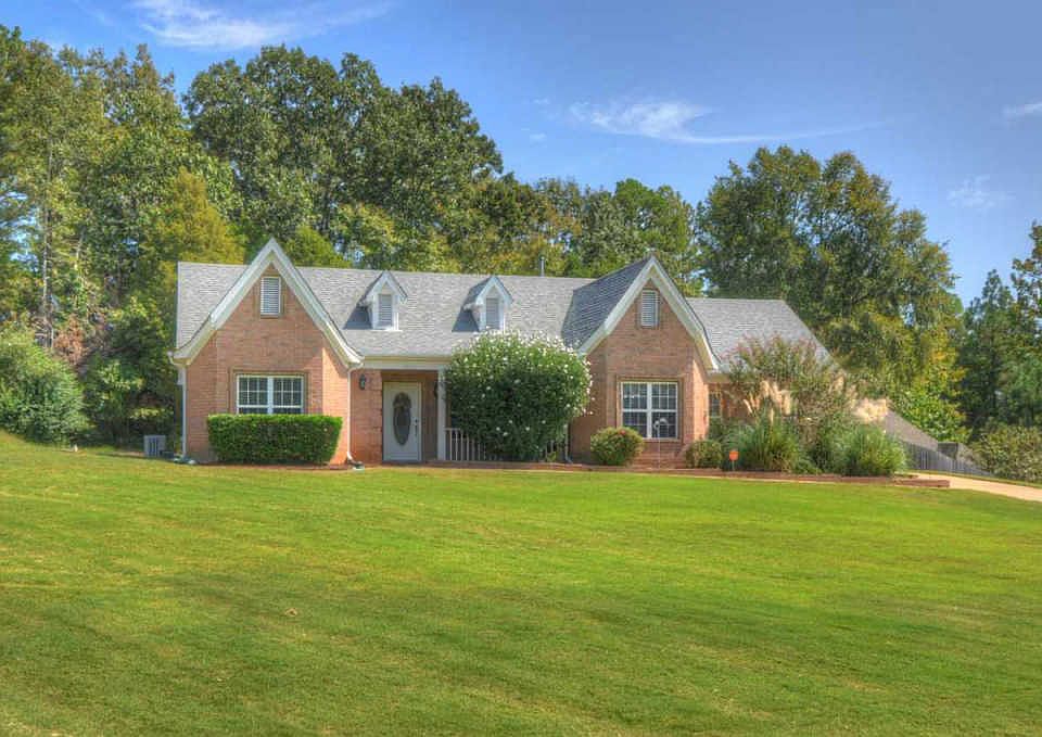 1st image of 3410 Cypress Lake Dr