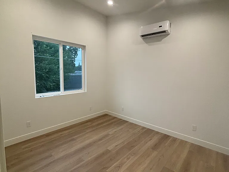 3924 W Longfellow Ave #B — Photo 7