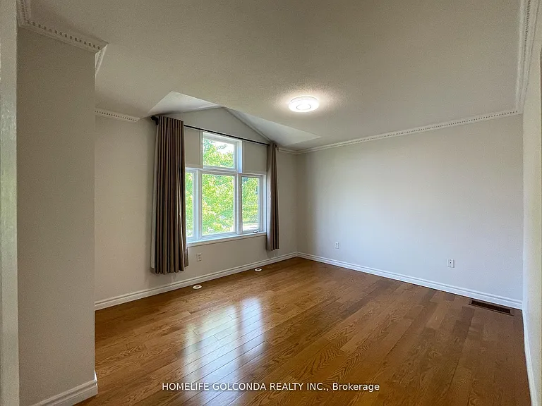 847 Bur Oak Ave — Photo 8