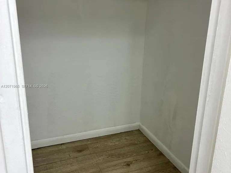 620 76th St #10 — Photo 10