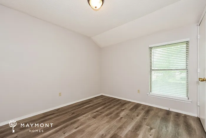 722 Nightingale Cir — Photo 13