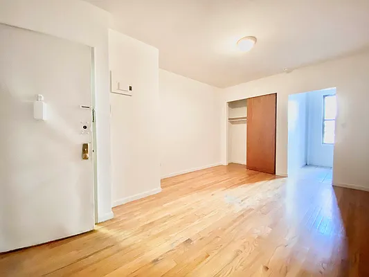 Rented by Bond New York | media 22