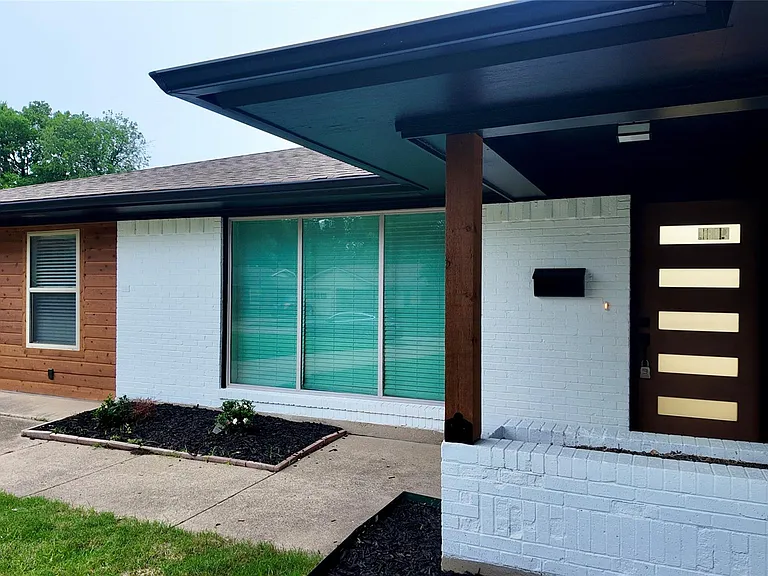 11343 Lippitt Ave — Photo 5