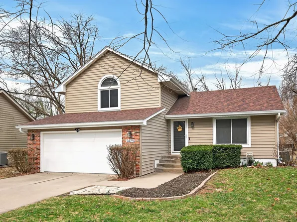 2429 Walnut St, West Des Moines, IA 50265